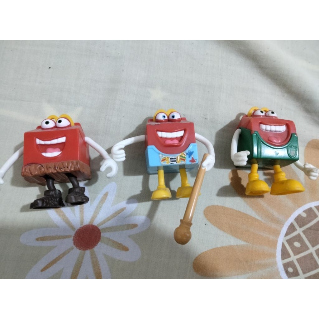 mainan happymeals maskot mcd