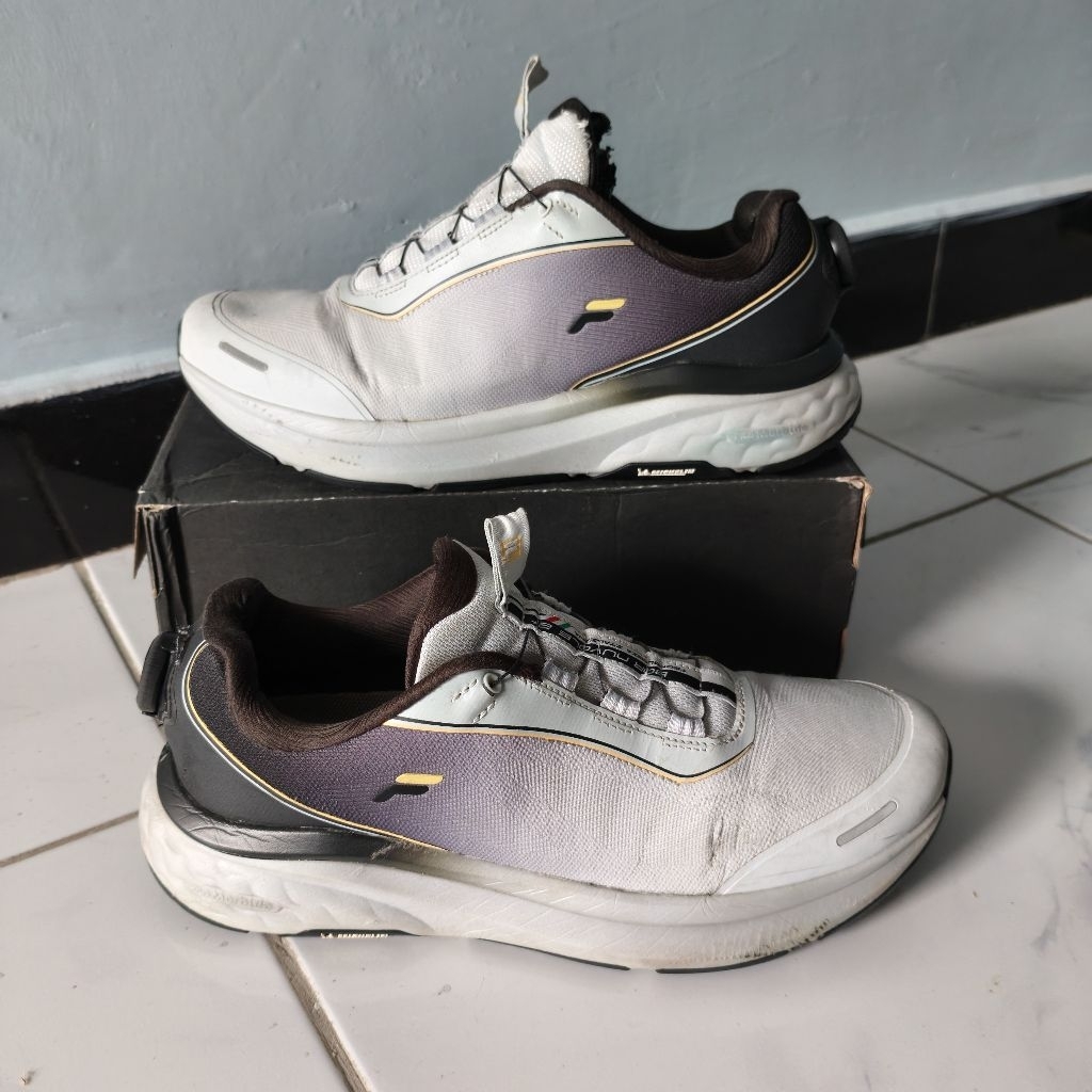 Sepatu running Fila Boa sz 43(Second)