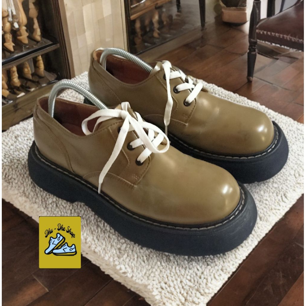 Sepatu Sneaker size 41  Bottega Veneta original mewah NEGO