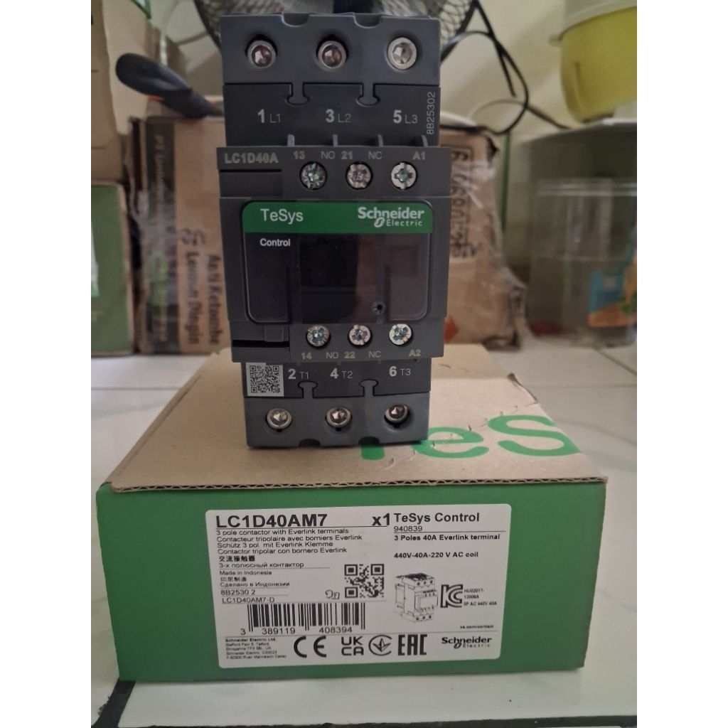 Schneider Contactor LC1D40AM7 40A 3POLE/Kontaktor schneider LC1D40AM7