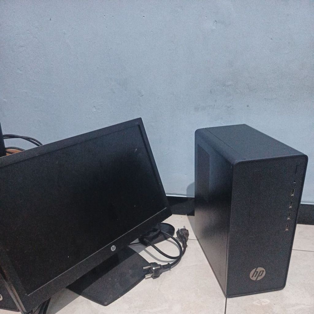 Komputer PC desktop AMD RYZEN 5PRO 3400g 3,7Ghz  Fullset bekas seperti baru
