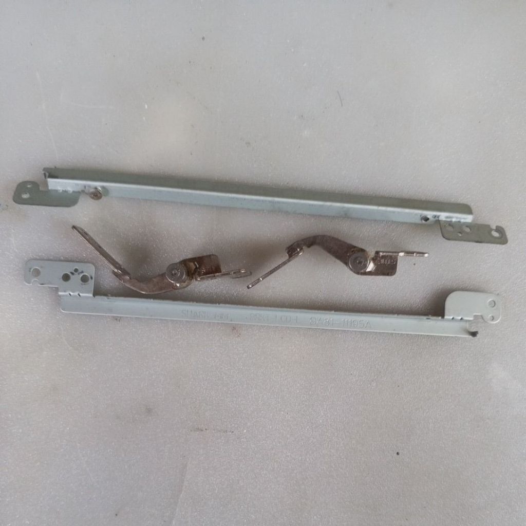 Engsel Notebook Samsung NF208