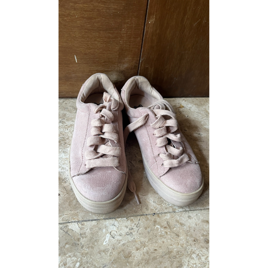 sneakers suede wanita payless size 5