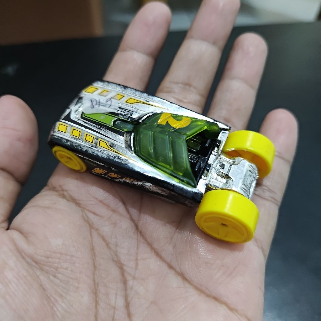 HOTWHEELS PHARODOX CHROME SILVER PHARADOX EXRACE BALAP LOOP