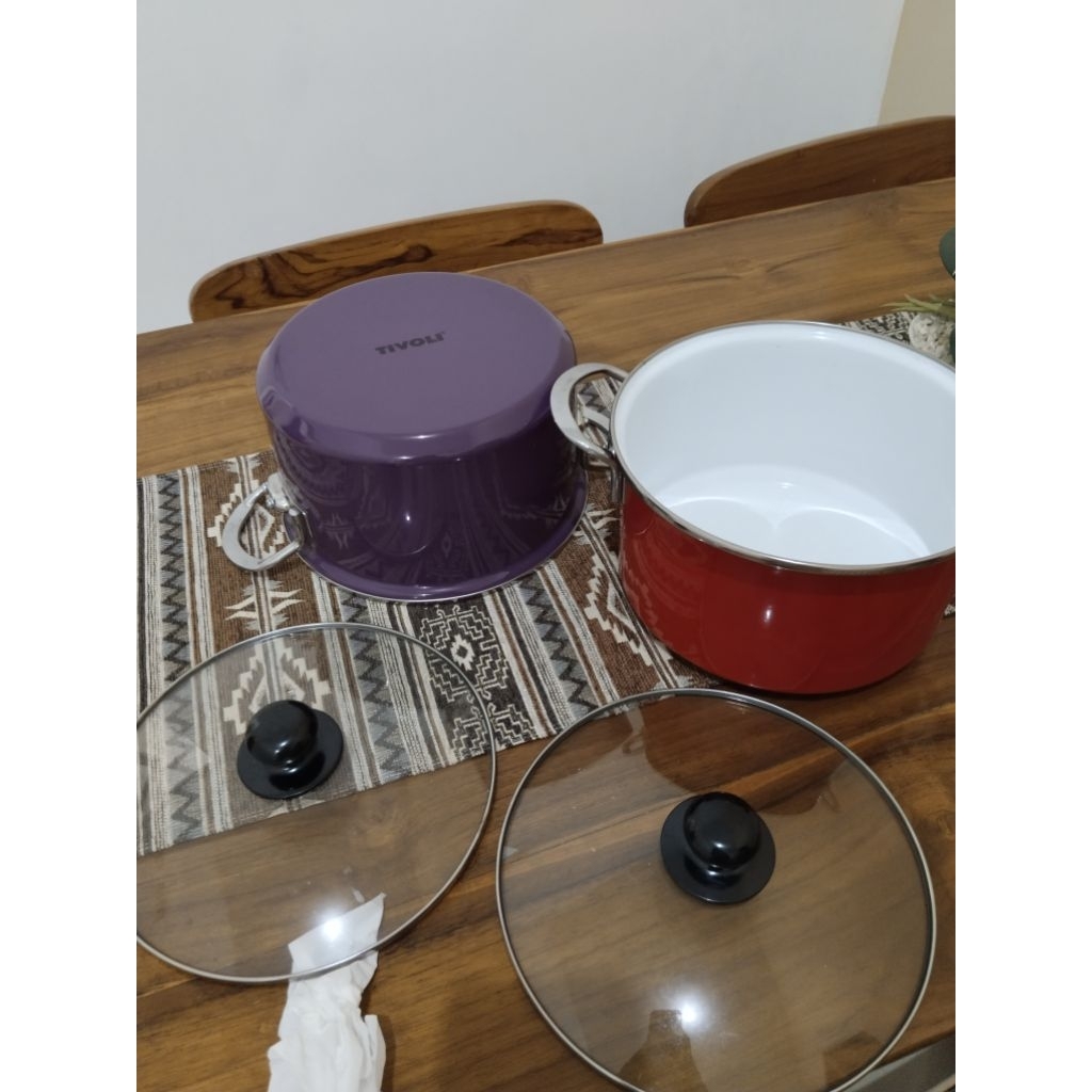 panci uk 24 enamel brand Tivoli berat hampir 2 kg super tebal
