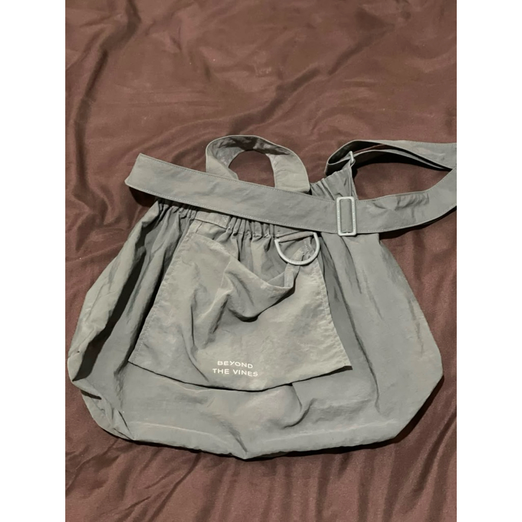 Beyond The Vines M Dumpling Bag - Olive