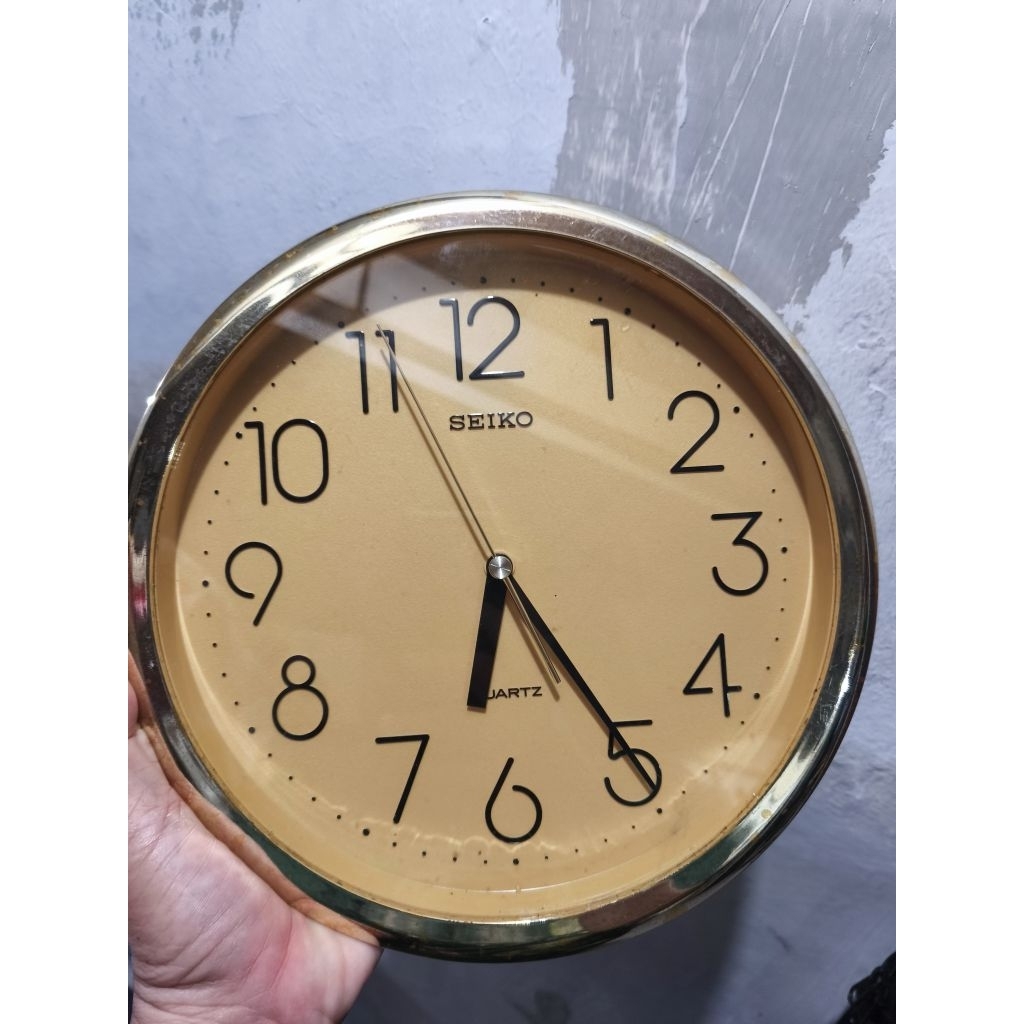 jam dinding Seiko ori