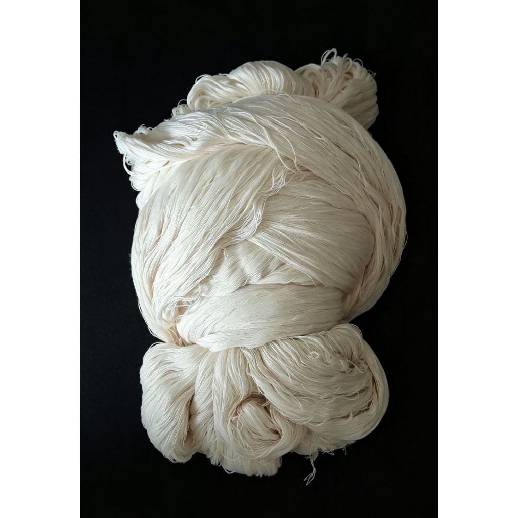 1 kg benang lawe/benang lawas