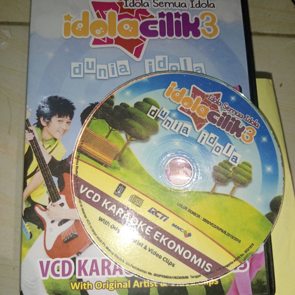 VCD Karaoke Idola Cilik 3 - Dunia Idola (Kemasan Box)