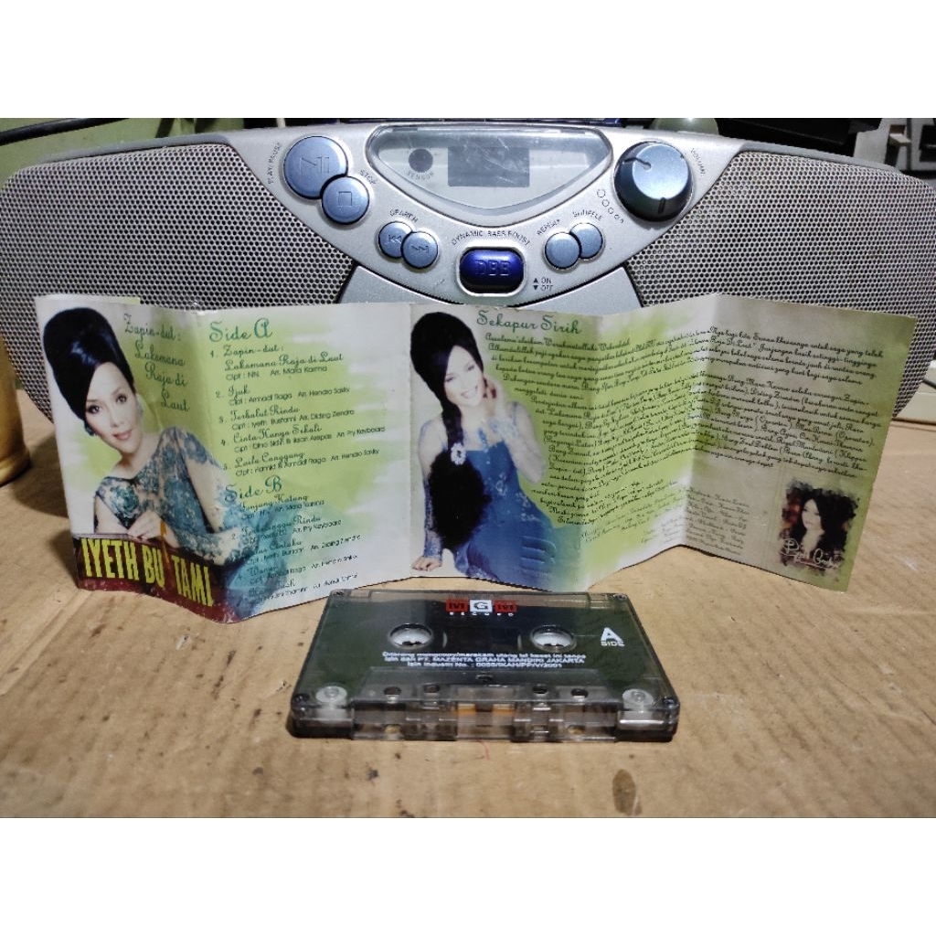 kaset pita Iyeth Bustami