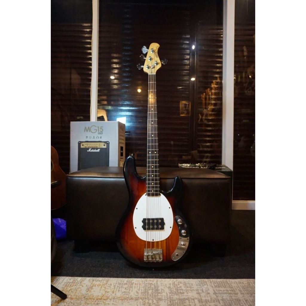 Musicman Sting Ray 4 String BUKAN ORIGINAL