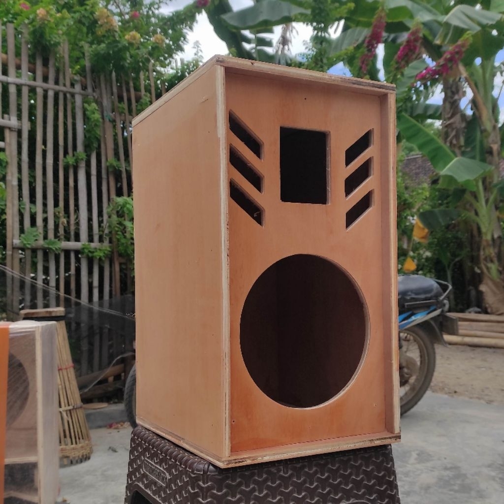 BOX SPEAKER AKTIF 8 INCH PLUS TWITTER