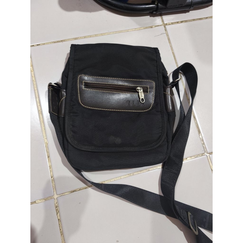 tas selempang merk elle ori