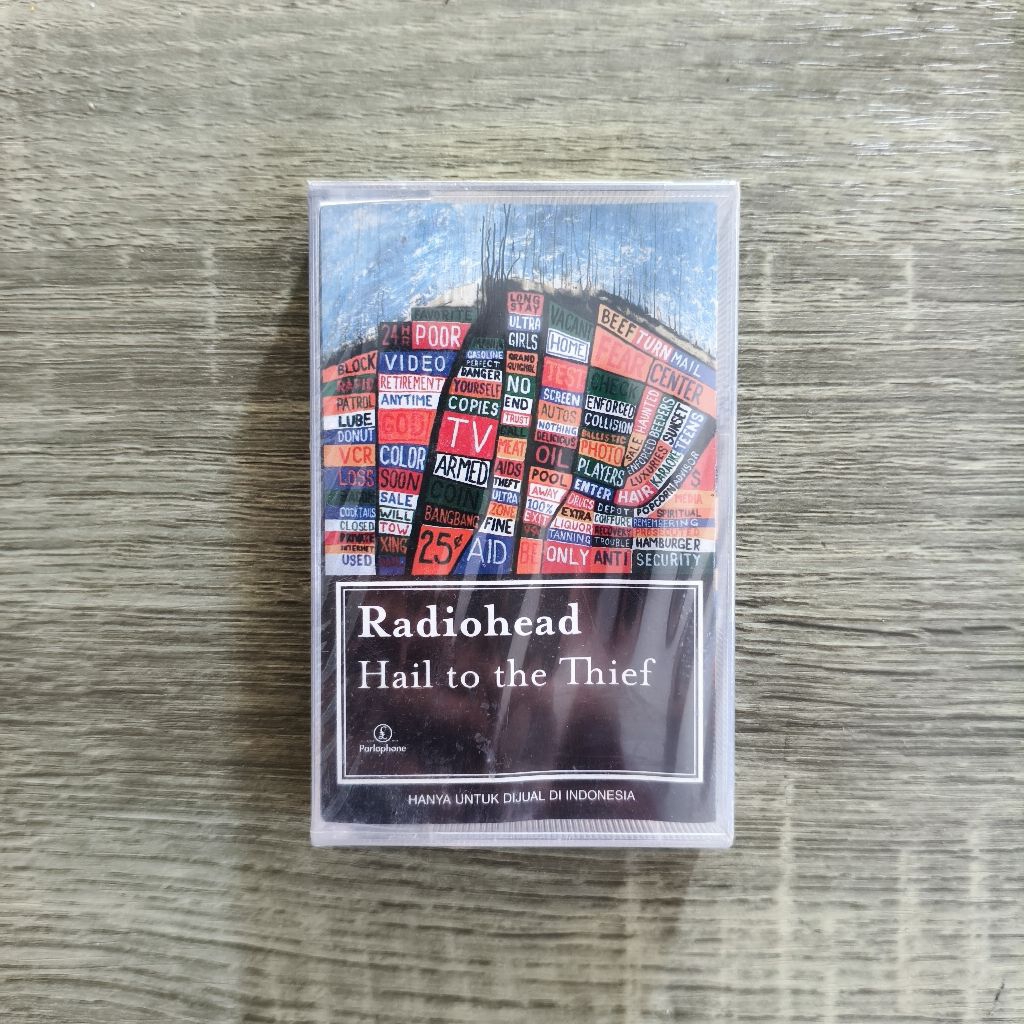Kaset Pita Radiohead Hail to the Thief