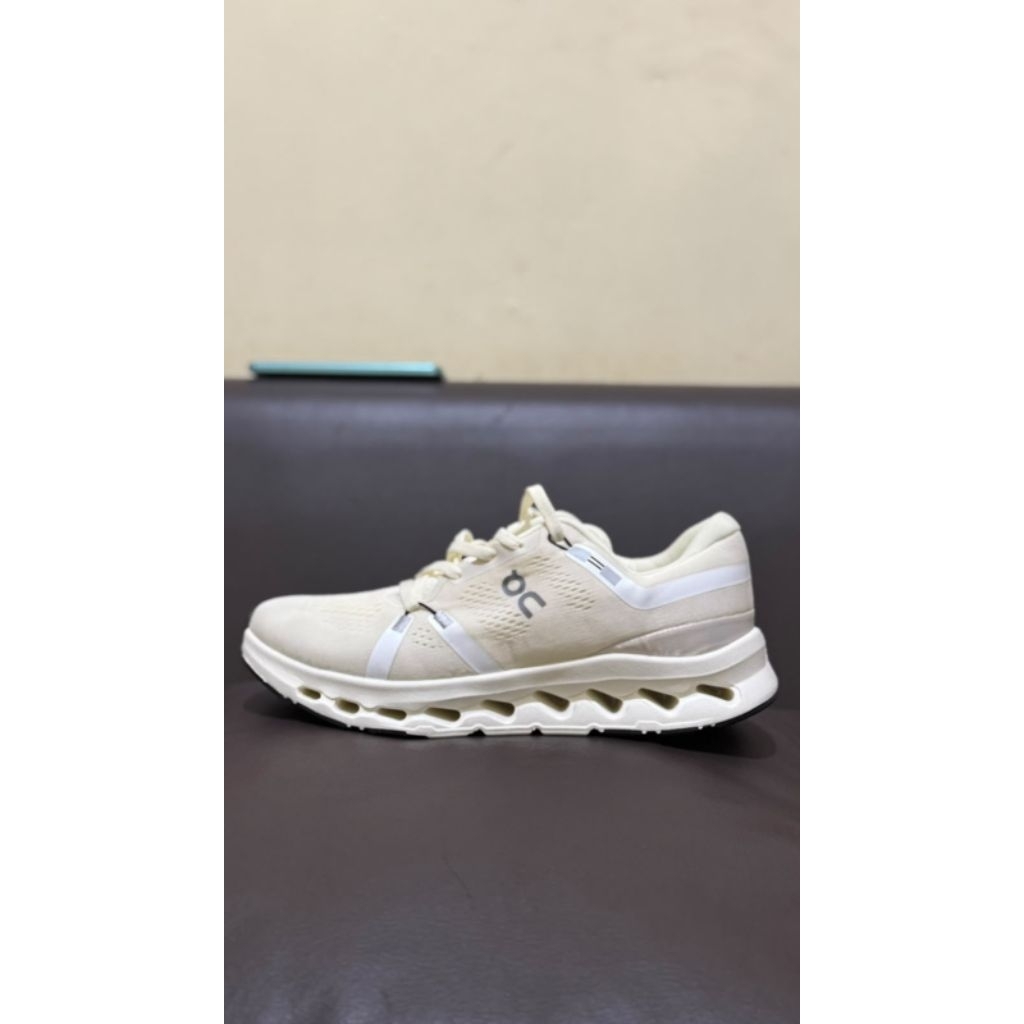 Sepatu on cloud (45) sport/sneaker