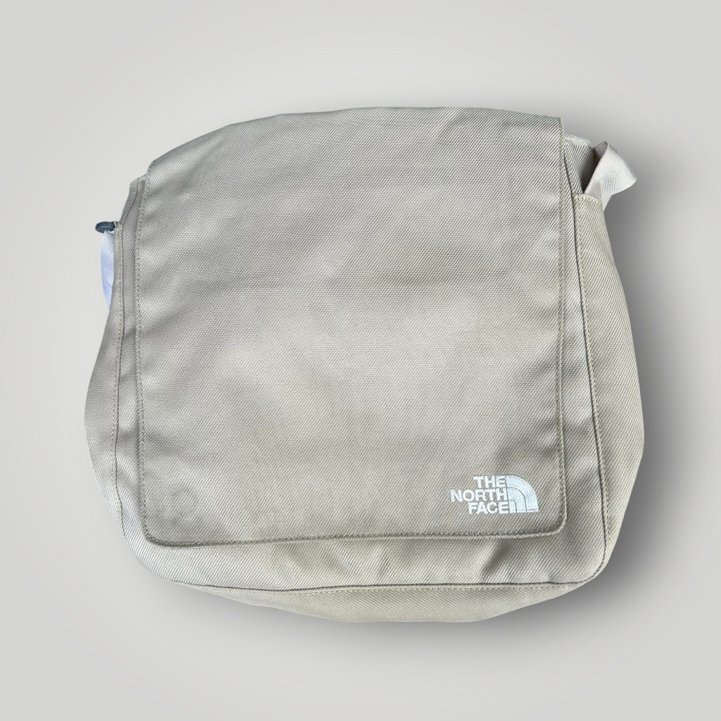 Tas selempang tnf