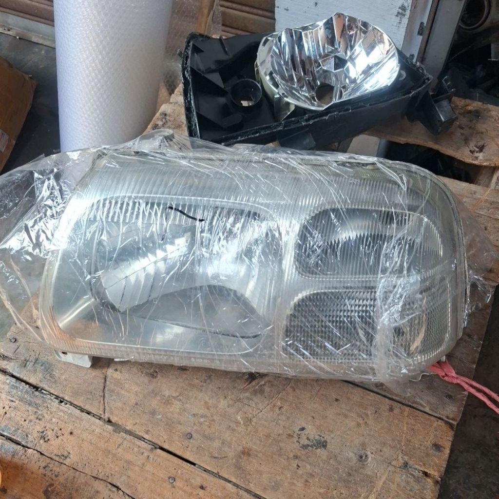 lampu depan headlamp Suzuki escudo 1.6 2.0.2002 2003 2004 2005 original