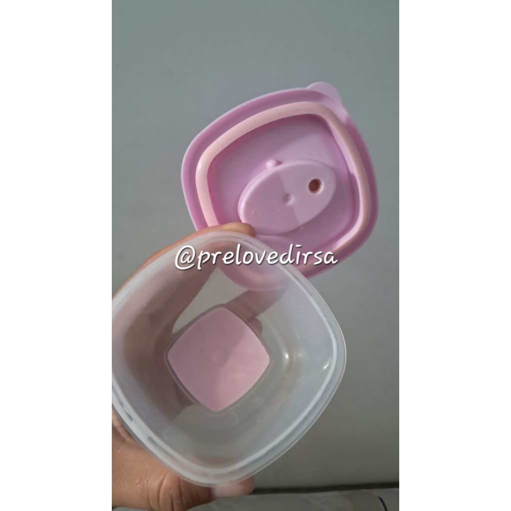 wadah kecil buat makanan atau makan bayi