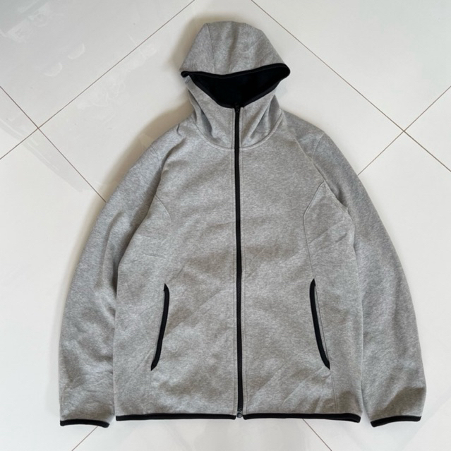 jacket uniqlo tech