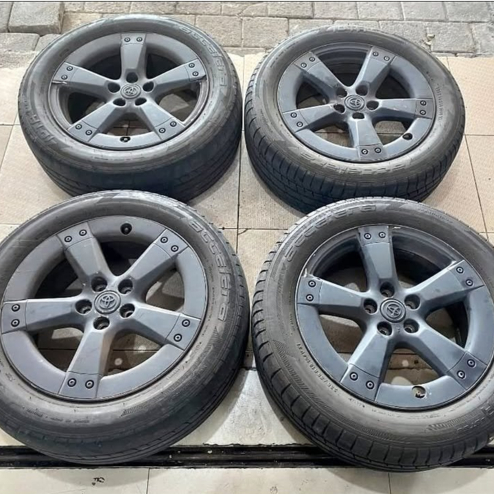 Velg Bekas Toyota Harrier R18 baut 5x114 include ban 235/55 R18