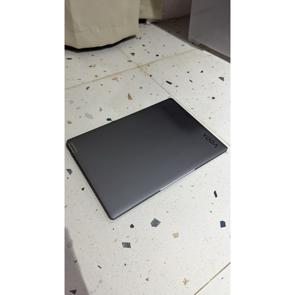 (Second) LENOVO YOGA SLIM 7