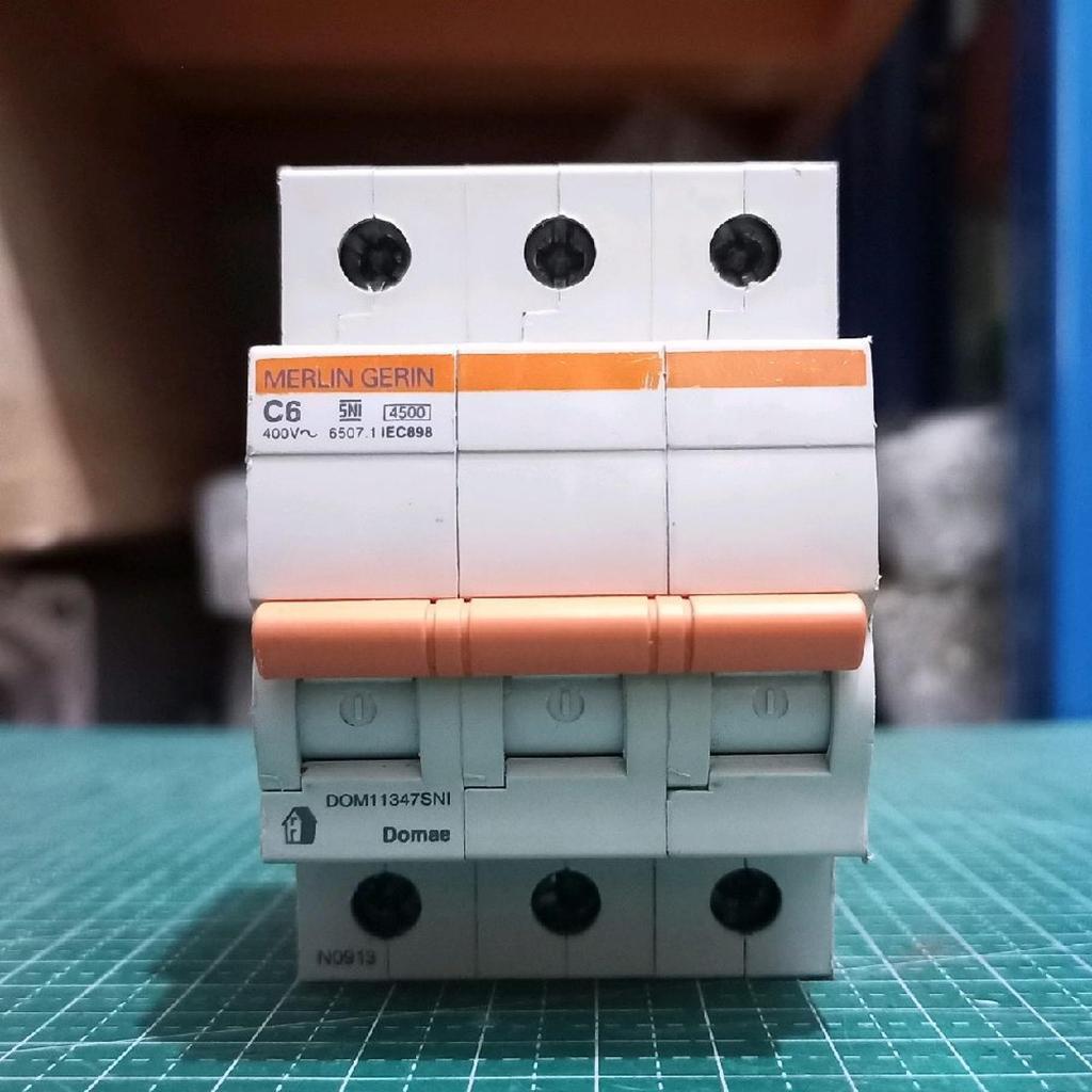 MCB MERLIN GERIN DOMAE C6 6A 3P MCB 6 Amper 3 Pole SCHNEIDER ELECTRIC