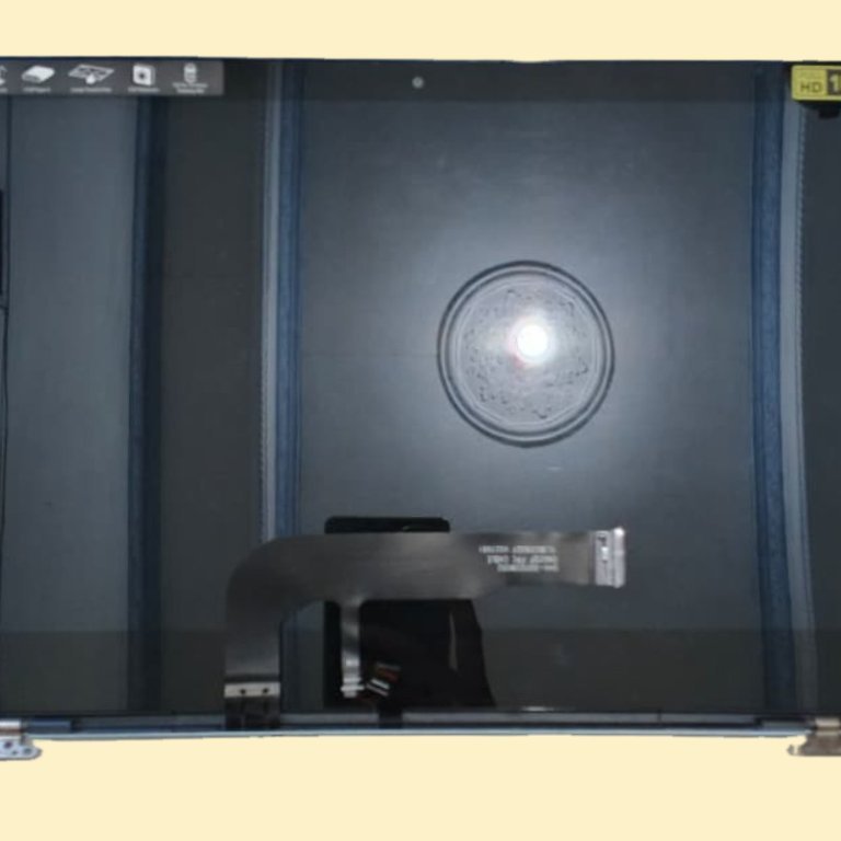 LCD BESERTA CASING ATAS LAPTOP AVITA