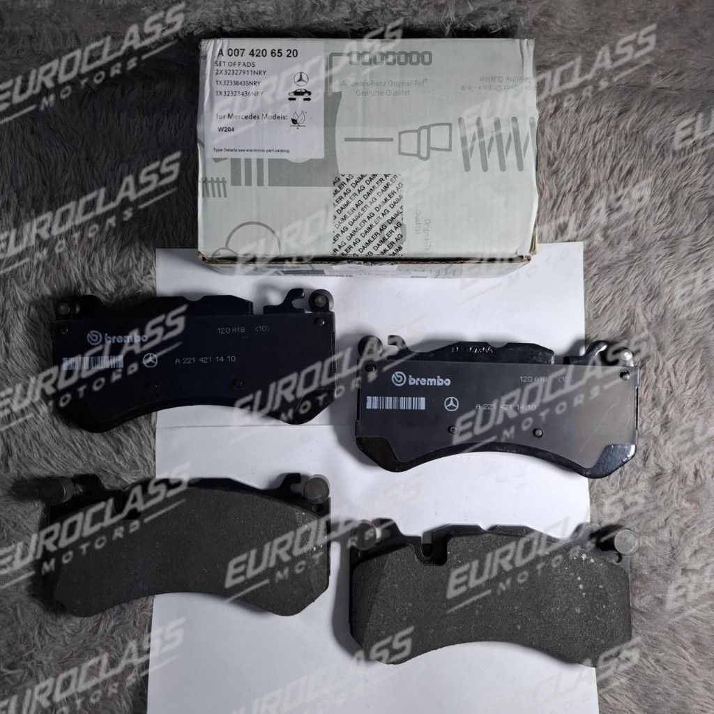 KAMPAS REM DEPAN MERCEDES BENZ W212 W218 CLS63 E63 C63 AMG ORIGINAL A0074206520 / FRONT BRAKE PAD W2