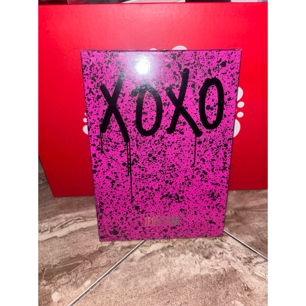 Unsealed Somi Album XOXO - damaged album