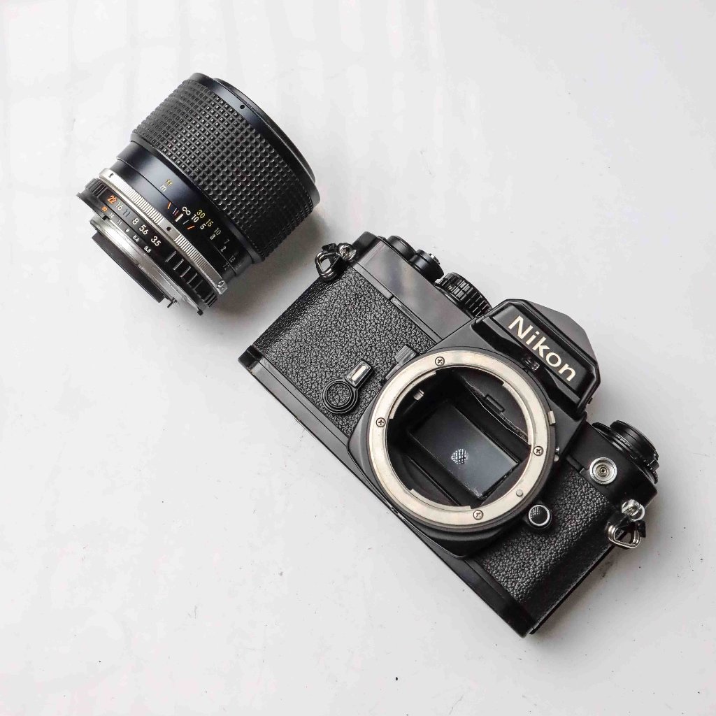 Kamera Analog Nikon FE Black kit 36-72mm f3.5 AI-S Mulus Normal