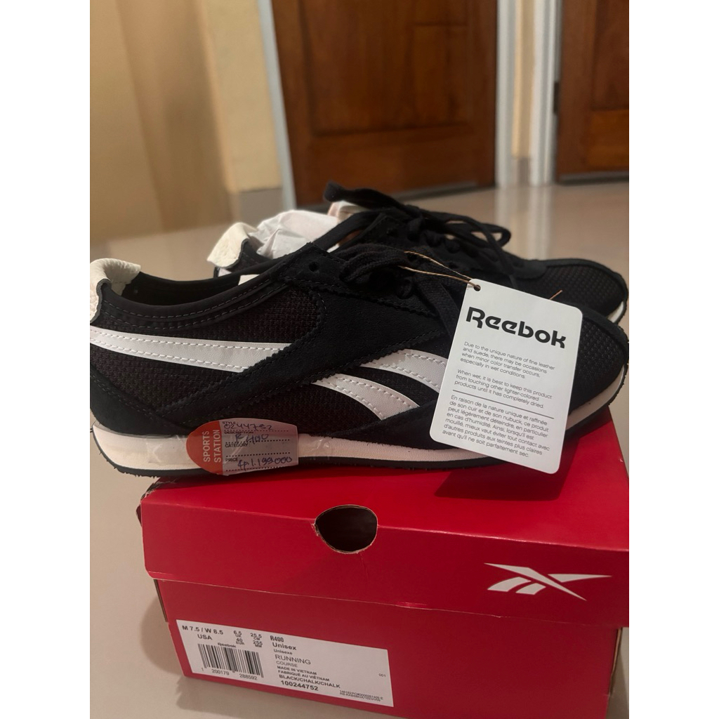 Reebok black 40