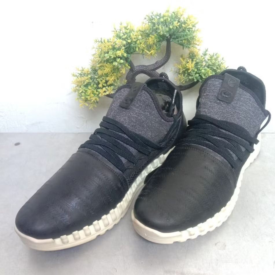 sepatu ecco sneakers
