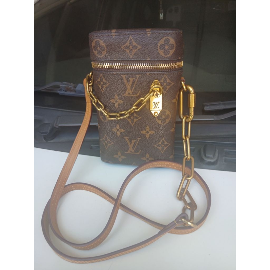 LV Phone Box Monogram 2016 Preloved