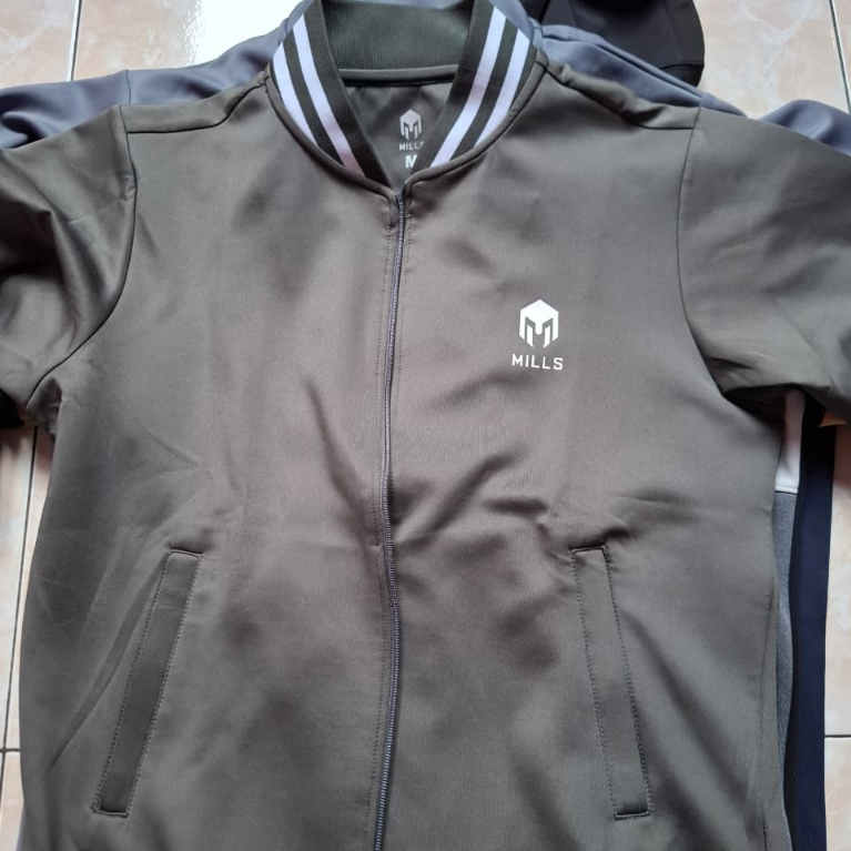 Jaket Mills