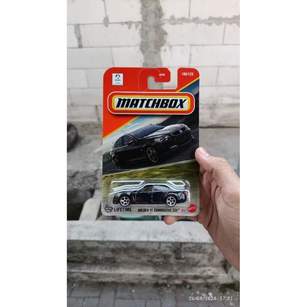 Matchbox Holden VF Commodore ssv