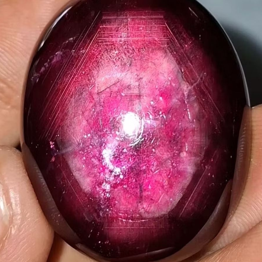 Natural Star Ruby 108,02 ct Dim 33 mm Pigeon Blood Madagascar H(c) 33mm Jumbo Memo CGL Ruby Corundum