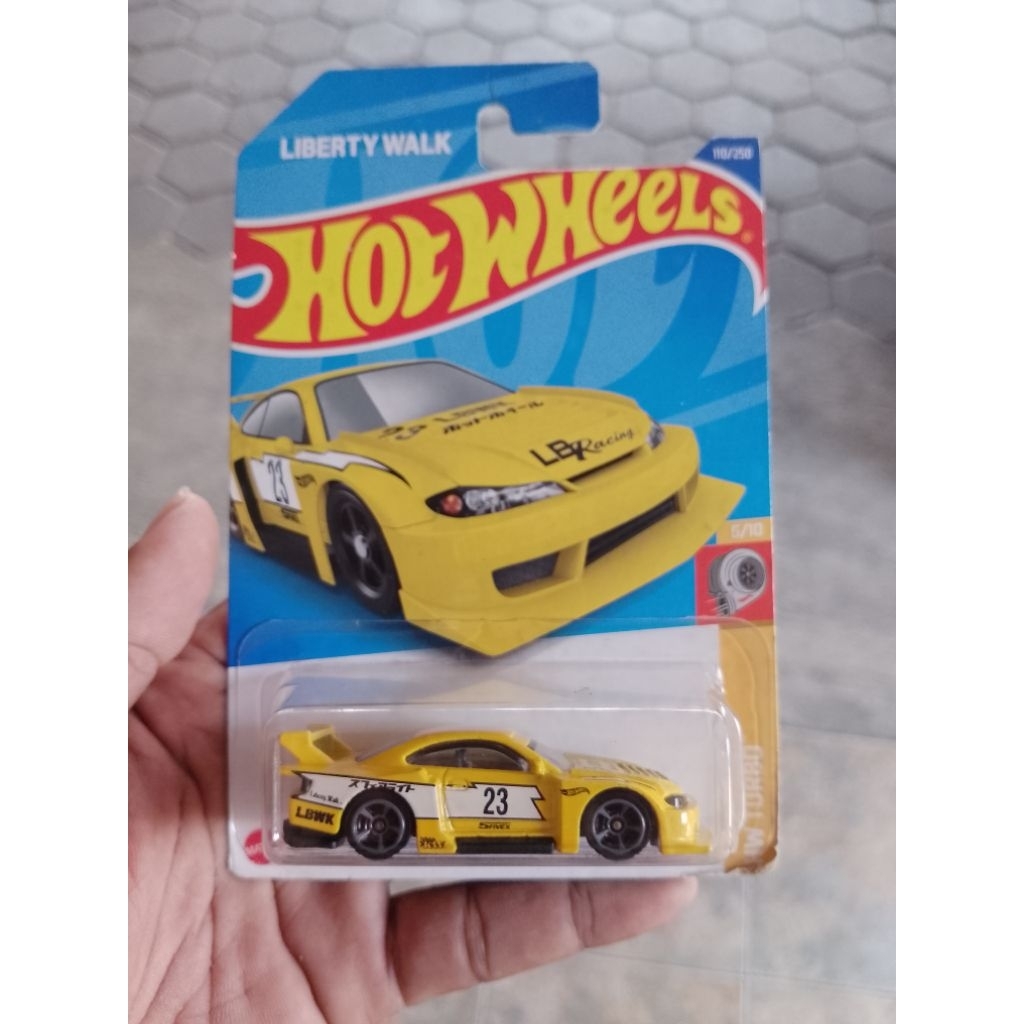HOTWHEELS NISSAN SILVIA LBWK KUNING