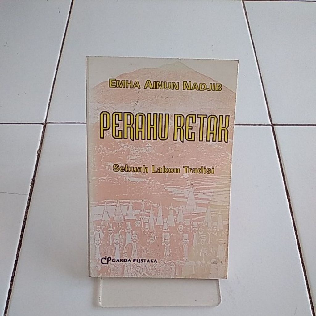 perahu retak emha ainun nadjib