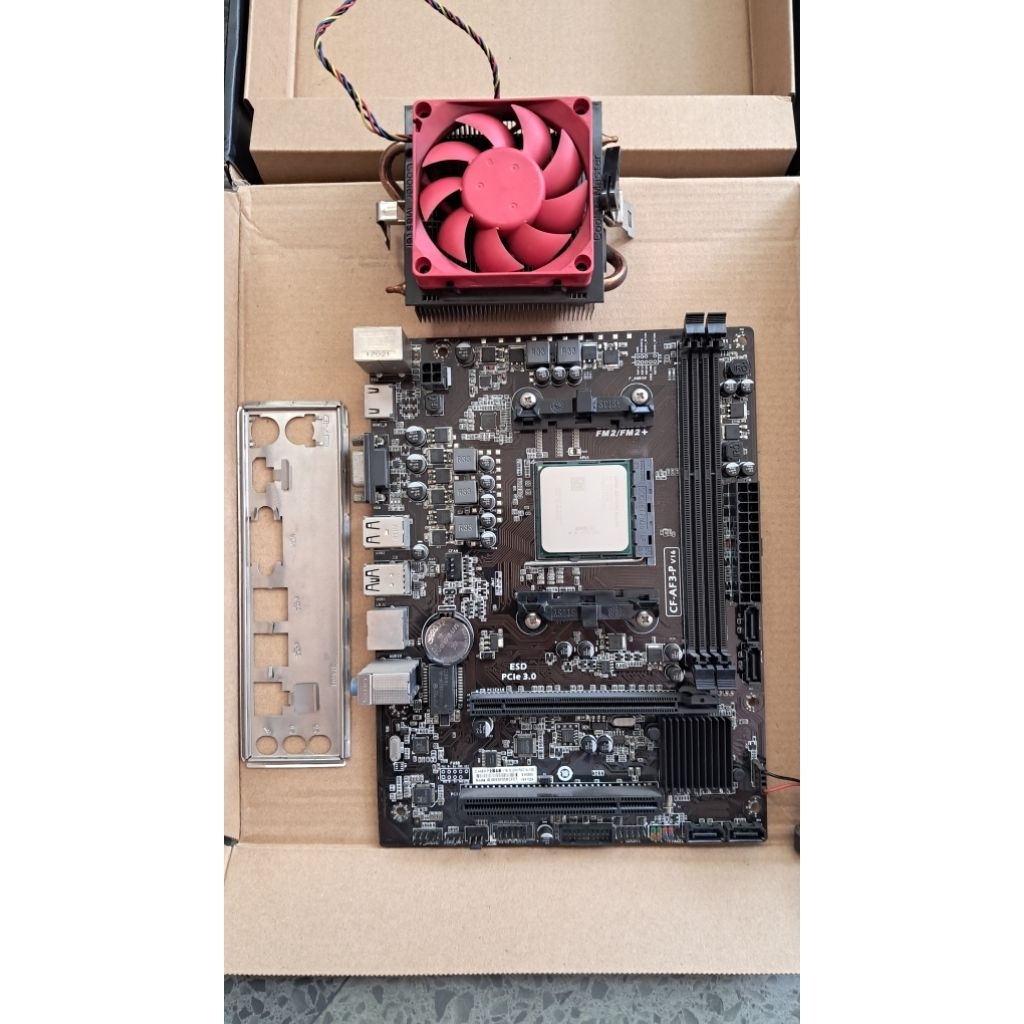 Motherboard Socket FM2/FM2+ dengan AMD A8 7650K