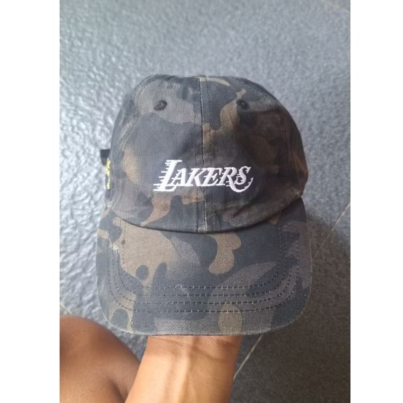 Topi Second Los Angeles Lakers camo