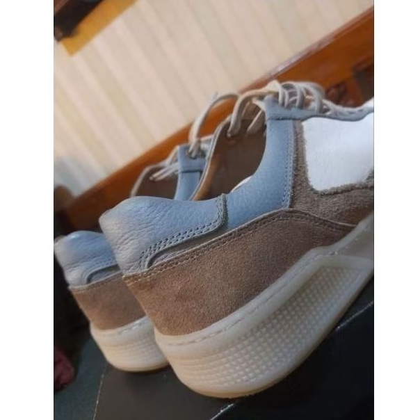 Sepatu Sneakers Kontatto