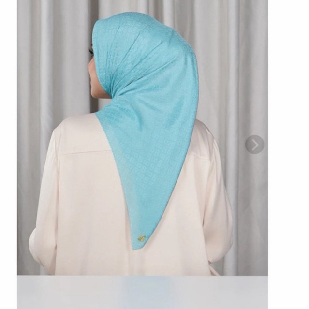 Scarf Tapis Emboss Buttonscarves as is sale no box