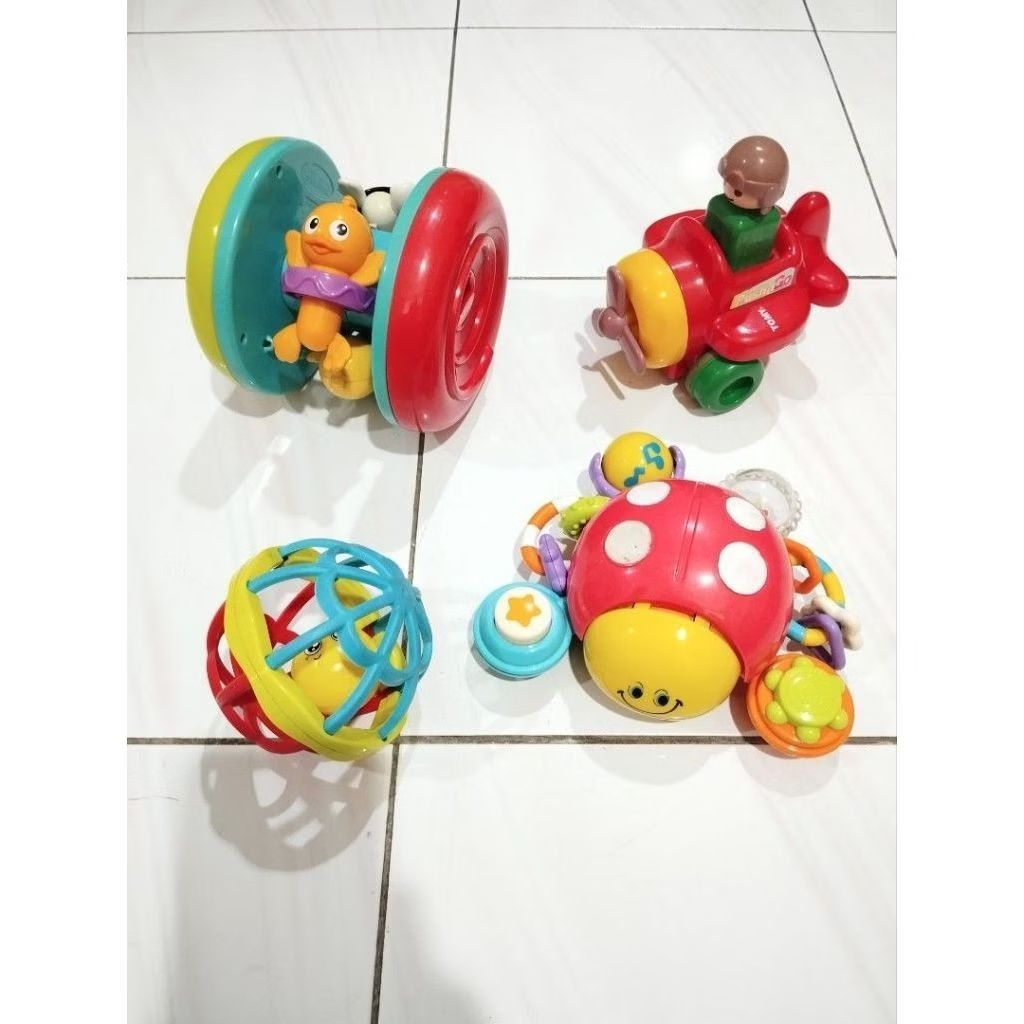 preloved Tomy push and go plane & Playskool Crawl Duckling & Winfun Ladybug BUKAN Leapfrog Vtech Elc