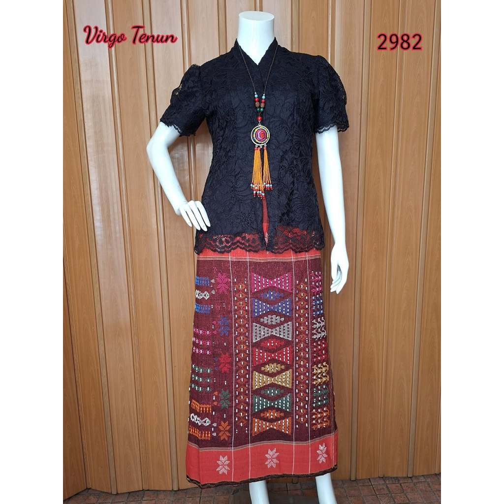 RTW 2982 dst Rok lilit tenun ulos sadum Batak, Sumatra