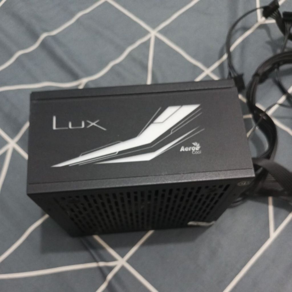 PSU 80 plus Aerocool Lux 550W RGB