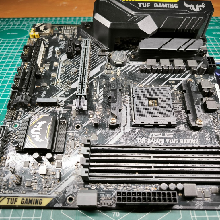 Motherboard ASUS TUF B450M-PLUS GAMING (Socket AM4)