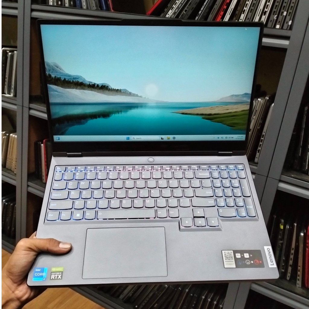 Lenovo LOQ Legion 5 15IAH7H Intel Core i7-12700H Nvidia RTX 3060 RAM16GB SSD512GB