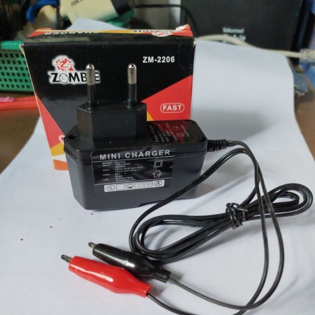 CHARGER CAS AKI MINI