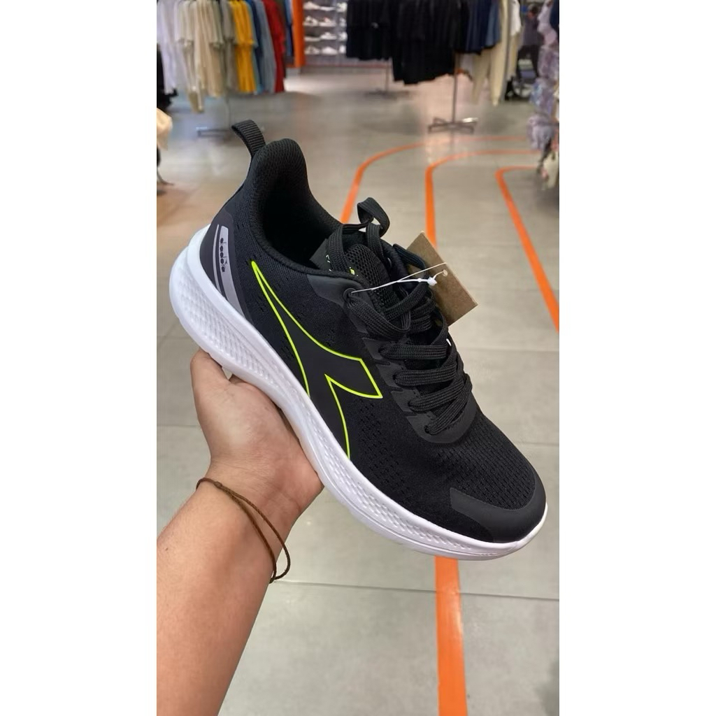 Diadora Moga sepatu Running Original - Sepatu Hitam
