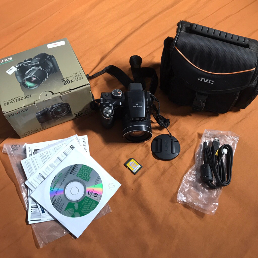 Kamera DSLR Fujifilm Finepix S4300 Masih Lengkap Fullset Bonus Tas